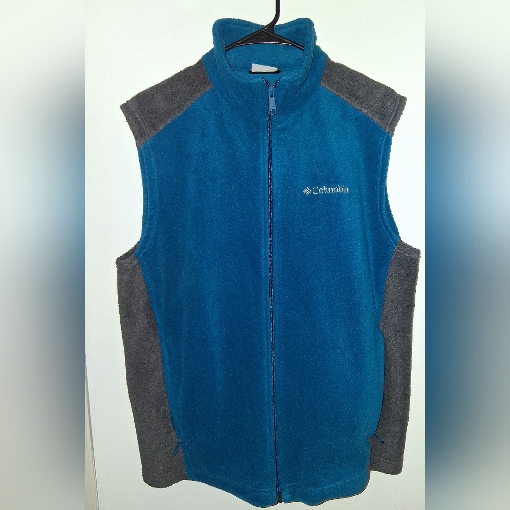 Columbia Teal and Charcoal Fleece Vest